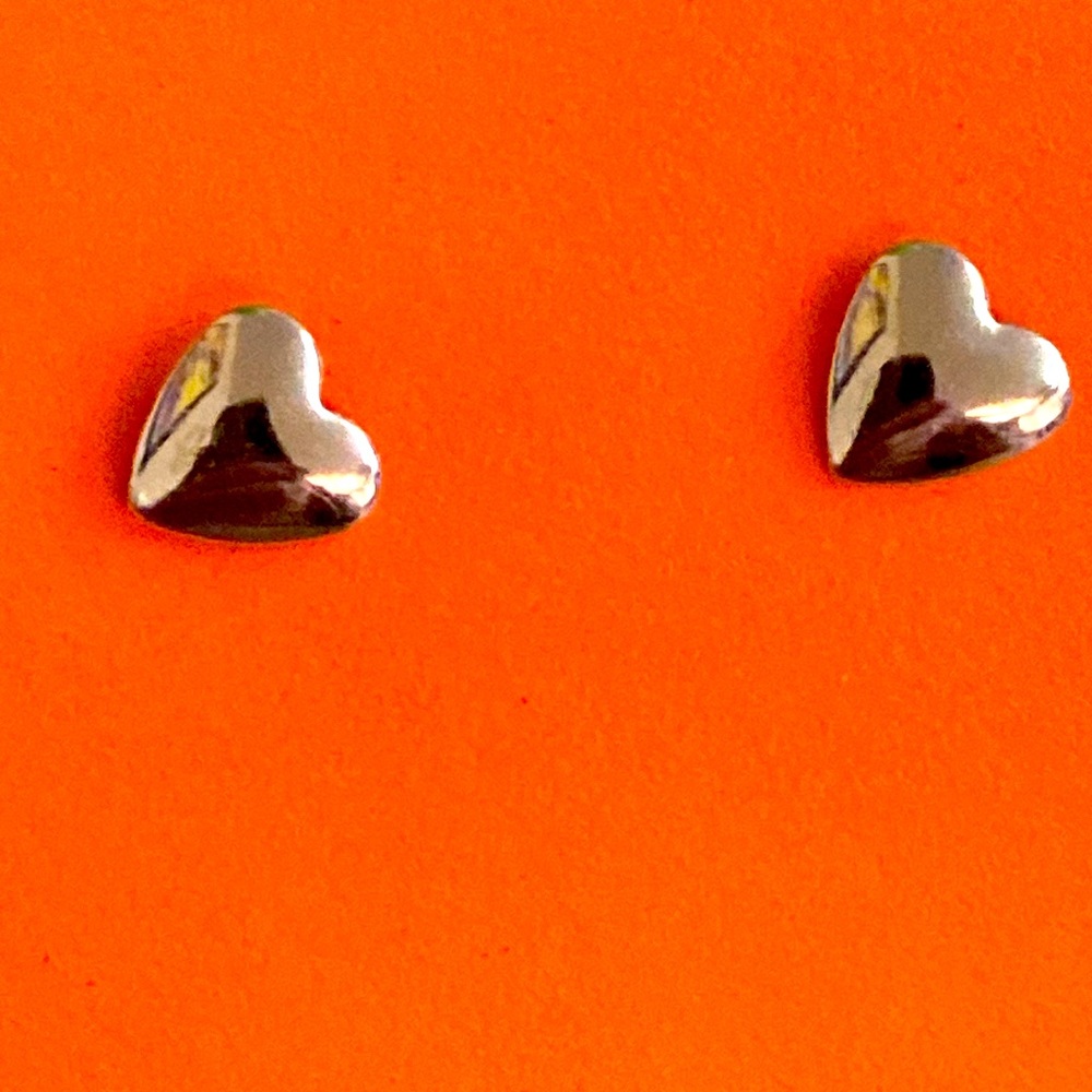5/$10❤️❤️❤️NWOTs. Silver Toned Heart Post Pierced Earrings